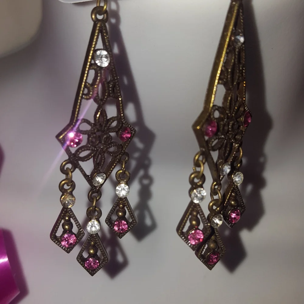 New Majestic teardrop rhinestone classy design earrings - Picture 4 of 12